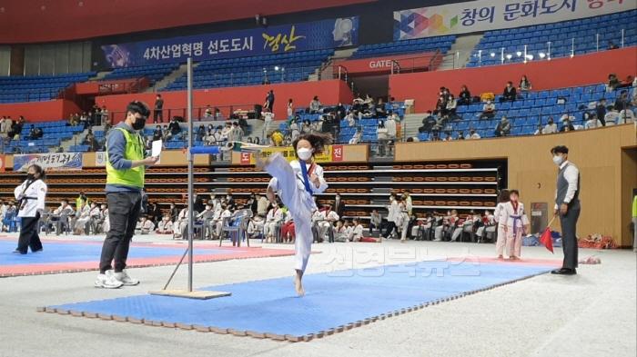 [크기변환]경산시-경산시 연이은 시장기 대회 개최로 스포츠 열기 고조(태권도).jpg