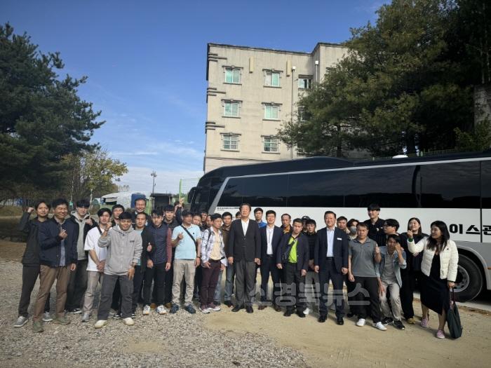 [크기변환]김천시, 2024년 공공형 계절근로자 최종 본국복귀 마쳐-농업정책과(사진1).jpg