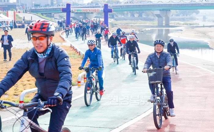 [크기변환]성주군사진(두바퀴로 달리는 탄소중립 실천  제2회 성주군자전거대축전 개최)-3.jpg