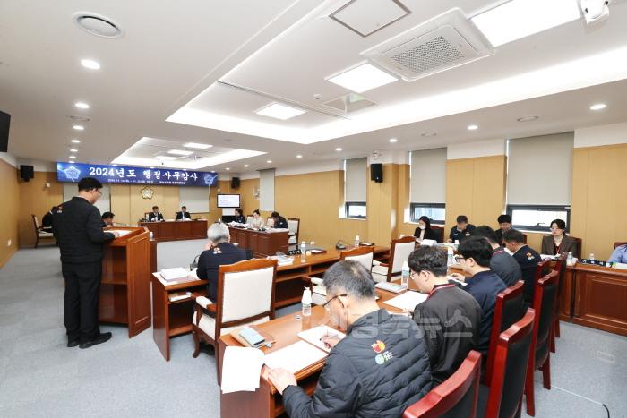 [크기변환]241118(청송군의회, 2024년도 행정사무감사 돌입) (2).JPG