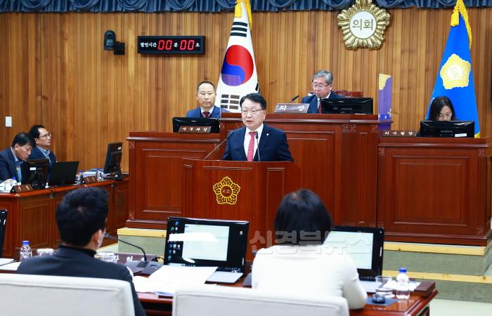 [크기변환]손병복 울진군수  군민 행복을 위한 2025년 군정운영 방향 제시2.JPG