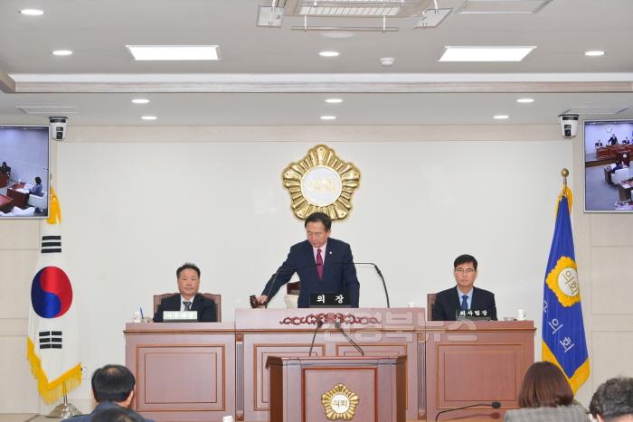 [크기변환]2024. 11. 20. 제309회 제2차 정례회 제1차 본회의(의장님).jpg