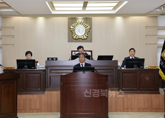 [크기변환]1-2 사진(오도창 영양군수， 시정연설을 통한 ‘2025년 군정방향’ 제시).jpg