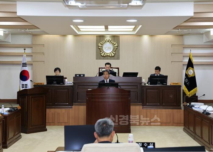 [크기변환]1-4 사진(오도창 영양군수， 시정연설을 통한 ‘2025년 군정방향’ 제시).jpg