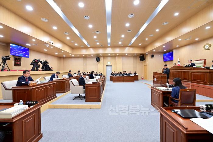 [크기변환]241202보도자료(윤경희 청송군수, 시정연설 통해 내년도 비전 제시) (5).jpg