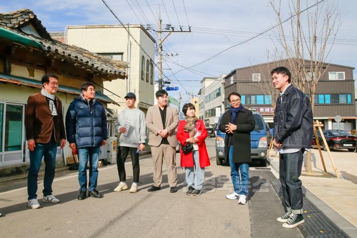 [크기변환]기획행정위원회 영덕뚜벅이마을 비교견학(질의응답).jpg