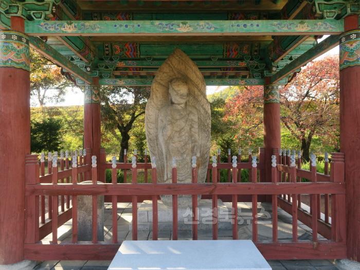 [크기변환]영주-1-1 _영주동 석조여래입상_ 소재지 이전 조건부 허가 승인(석조여래입상 사진).JPG