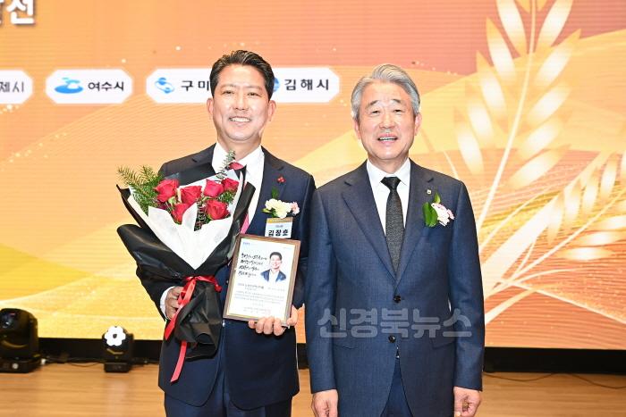 [크기변환][농업정책과]오른쪽 강호동 농협중앙회장).jpg