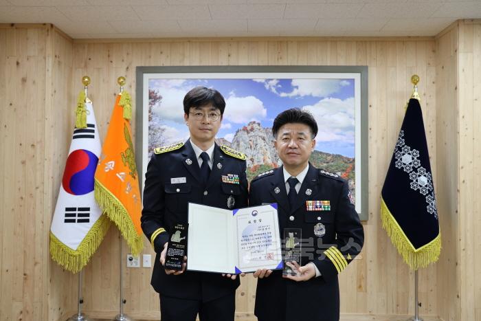[크기변환]청송소방서 김광수 소방장, 2024년 영웅소방관 선정(1).JPG
