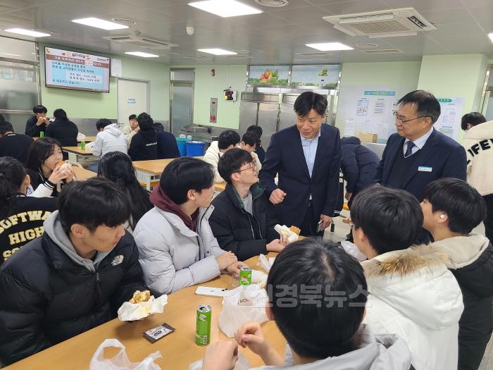 [크기변환]학교급식 현장점검 2.jpg