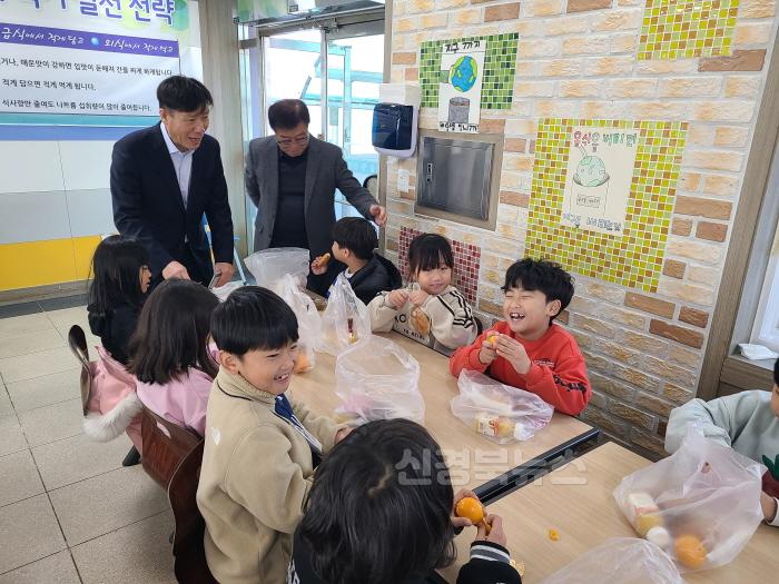 [크기변환]학교급식 현장점검 1.jpg