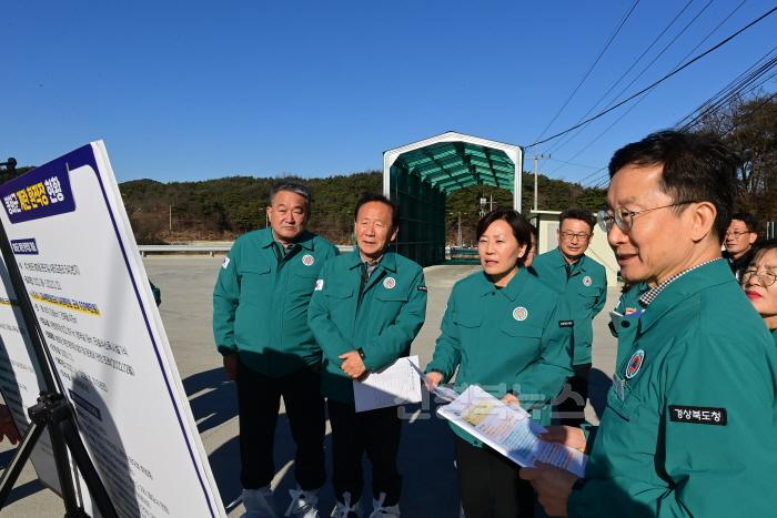 [크기변환]송미령 농림축산식품부장관 봉화군 가축방역 현장 점검 (2).jpg