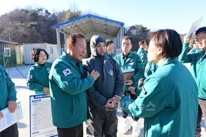 [크기변환]송미령 농림축산식품부장관 봉화군 가축방역 현장 점검 (3).jpg
