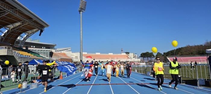 [크기변환]2024 경산 삼성현 전국 마라톤대회 개최(4).jpg