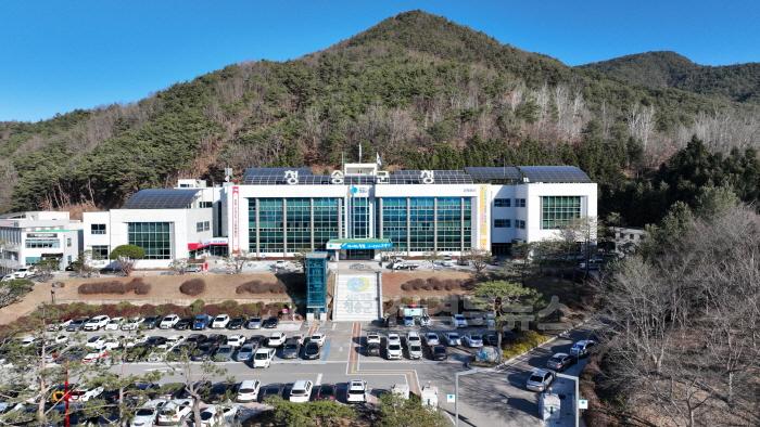 [크기변환]241209보도자료(청송군, 2024년 제3회 추경예산 군의회 제출[5,635억원 편성, 50억원 증액]) (1).JPG