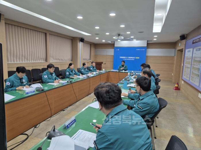 [크기변환]0 [사진] 영천시 조류인플루엔자 확산 차단을 위한 방역 조치에 총력 (3).jpeg