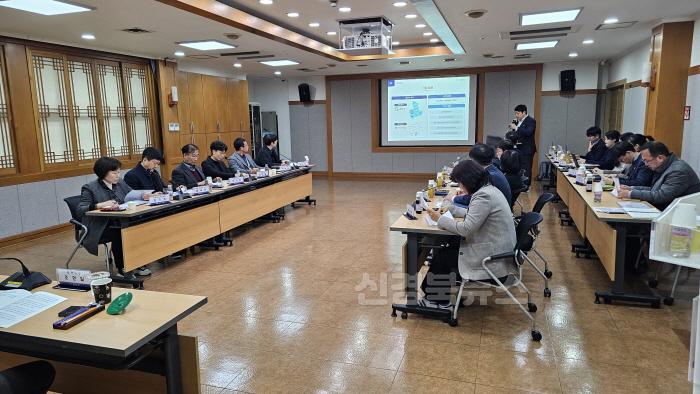 [크기변환]경산시 로봇산업 육성전략 수립 연구용역 최종보고회 개최(3).jpg