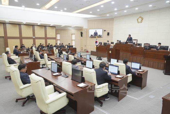 [크기변환]제254회_안동시의회(제2차정례회)_제1차본회의 (3).jpg
