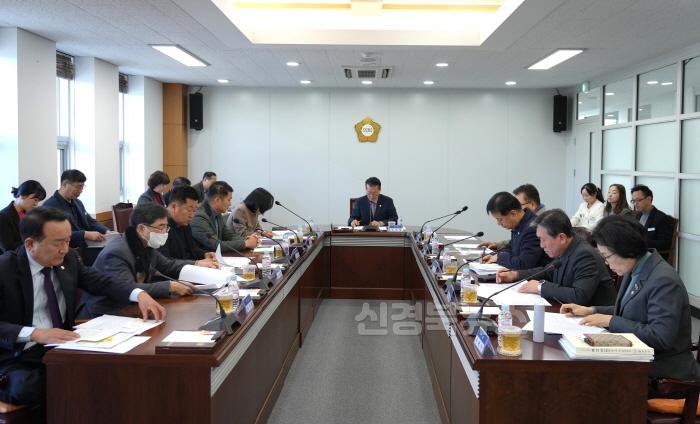 [크기변환]1218 긴급간담회 사진JPG.JPG