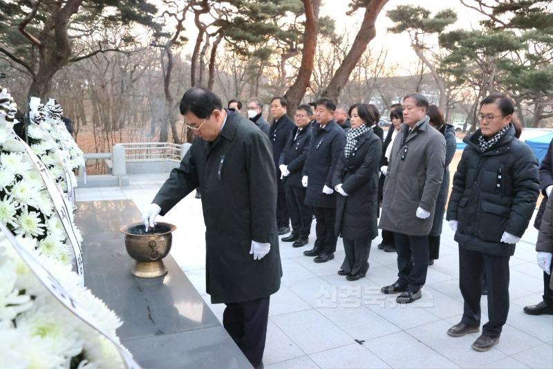 1_신년 충혼탑 참배_02.jpg
