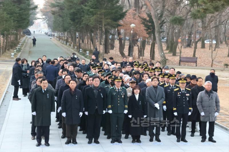 1_신년 충혼탑 참배_03.jpg