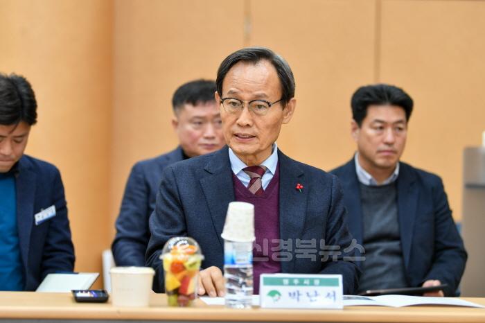 [크기변환]영주-1-3 박남서 영주시장이 발언하고 있다.jpg