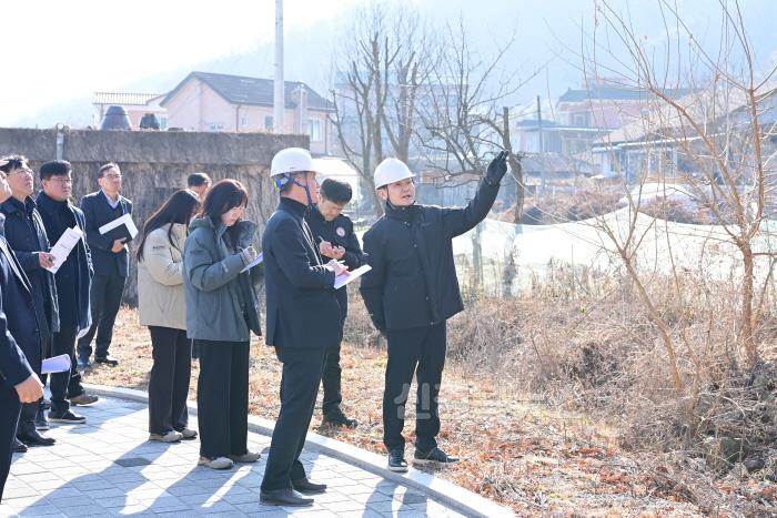 [크기변환]01013-1 보도자료(주요사업장 현장방문 실시)문화예술창작소(1).jpg