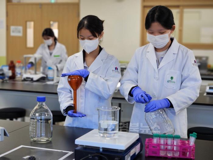 [크기변환][경북바이오마이스터고] 첫 산업기사 응시, 92%! 달성! 사진(2).jpg