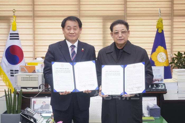[크기변환]안동시의회_본회의_수어통역_업무협약식 (4).jpg