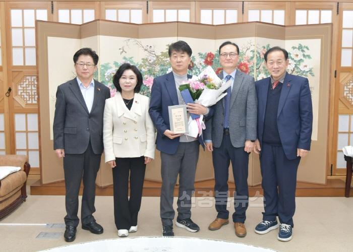 [크기변환][보도자료] 문경시의회 고상범 의원, 국가보훈부장관으로부터 감사패 받아(2).jpg