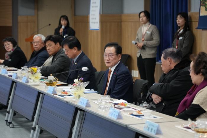 [크기변환]1 [사진] 최기문 영천시장  읍면동 주민과의 새해인사회 시작 (3).jpeg