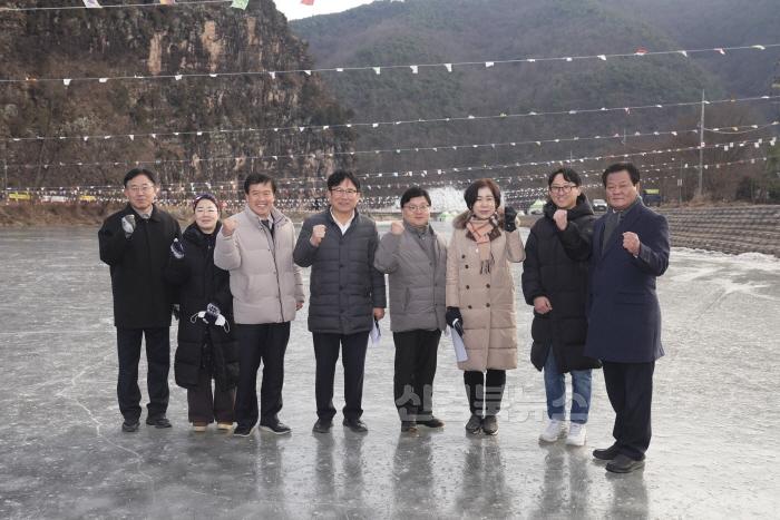[크기변환]문화복지위원회_현장방문(2025암산얼음축제_암산유원지) (4) (2).jpg