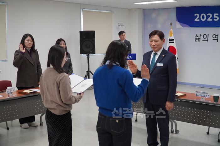 [크기변환][행정지원과] 예천교육지원청, 지방공무원 후견인제 결연식 개최 (2).JPG