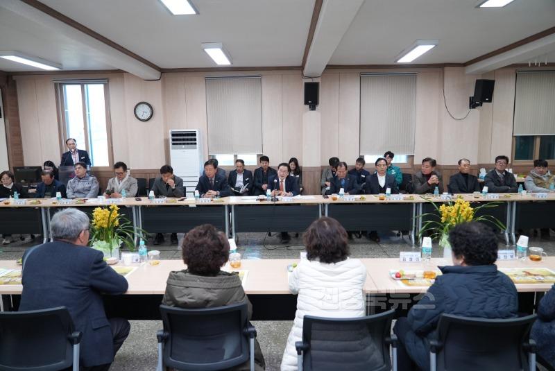 9 [사진] 영천시  주민과의 새해인사회 성료  새로운 도약을 약속 (1).jpeg