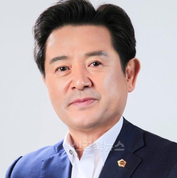 이칠구의원_사진.jpeg