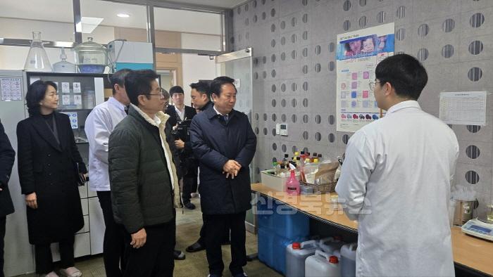 [크기변환]0124 권기창 안동시장, 설 명절 민생현장 방문 (1).jpg