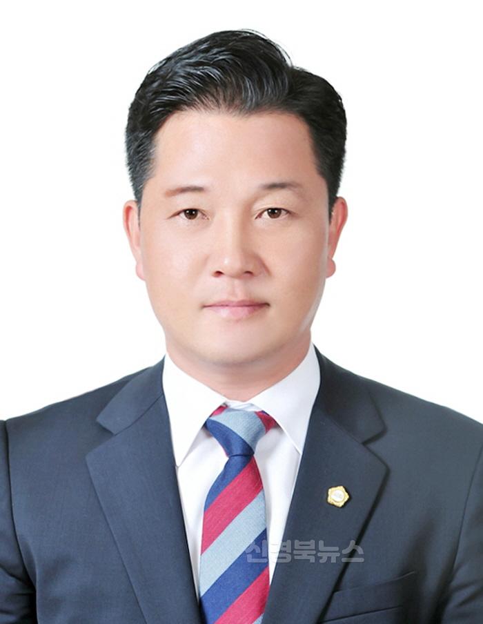 [크기변환]예천군의회 강영구 의장.jpg