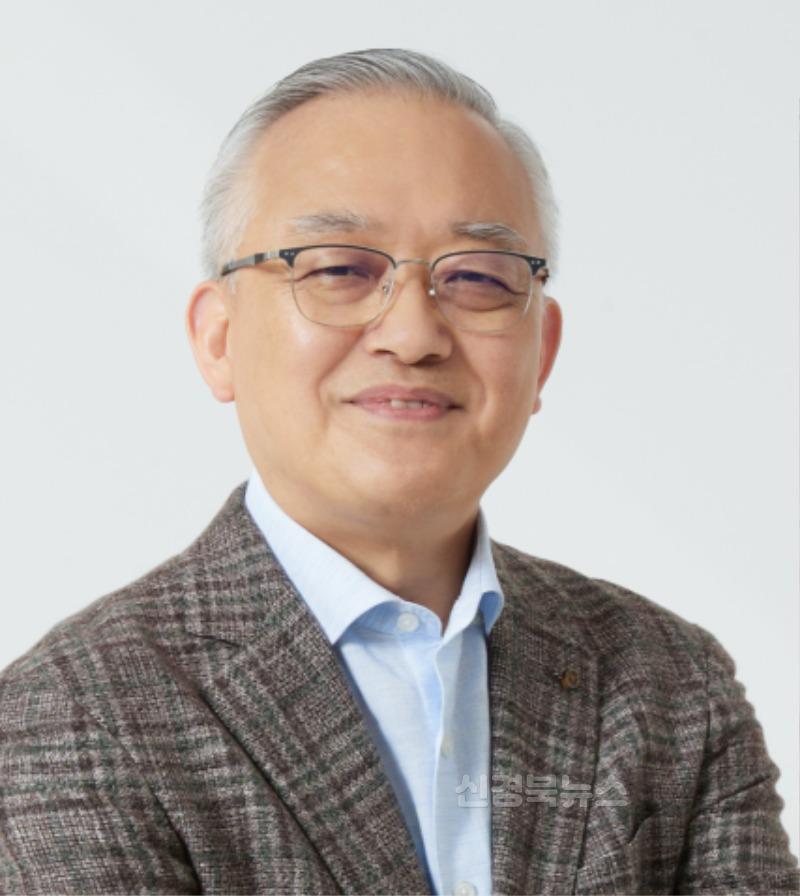윤인한 교육장님사진.jpg