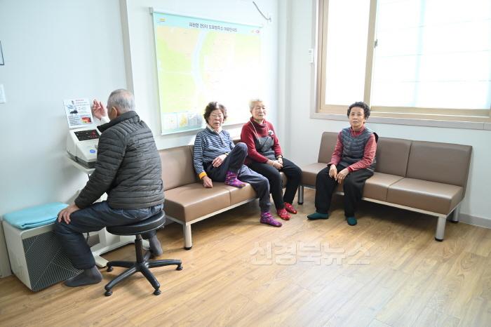 [크기변환]250131보도자료(청송군, 2025년 군민 중심 복지서비스 제공 [믿음직한 청송복지 실현]-경로당 활성화 물품 보급).jpg