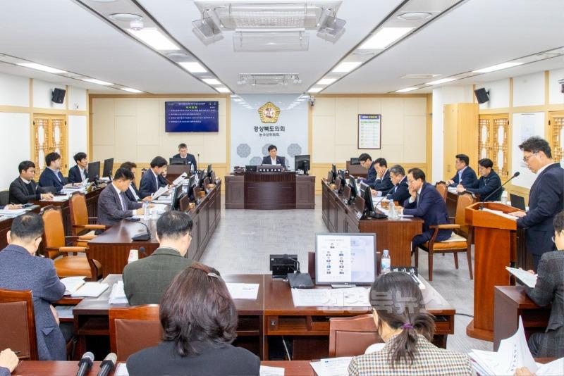 제352회_임시회_농수산위원회_사진.jpg