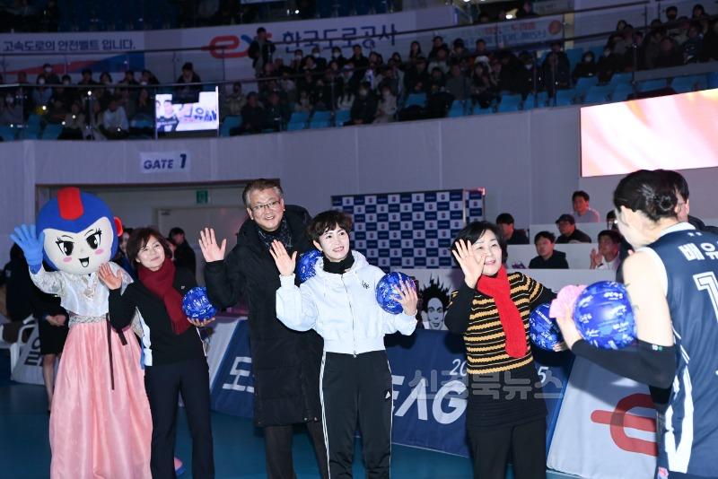 2025-01-28 하이패스 배구단 홈경기 김천시의회의날DSC_4149_1.jpg