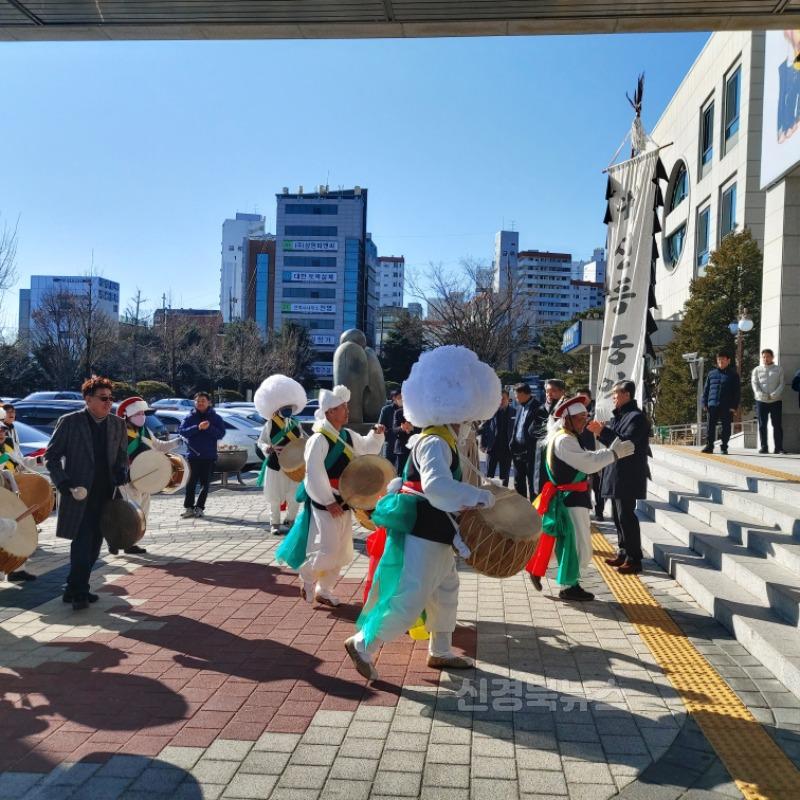대신동 농악단 지신밟기 행사 실시-대신동(사진3_시청앞).jpg