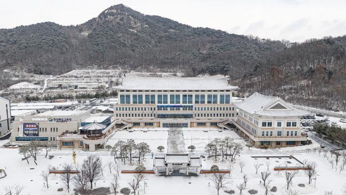 [크기변환]1.경북교육청, 2025년 국제 교류 운영학교 공모 추진(학교 교육 과정 연계 국제 교류를 통한 따뜻한 경북교육 세계교육 표준으로)(전경사진)_01.jpg
