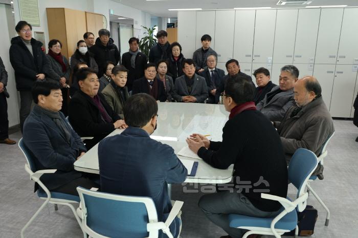 [크기변환]1. 봉화군의회 도촌리 산업폐기물 매립장 관련 대구지방환경청 방문(1).jpg
