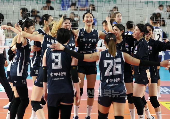 [크기변환]250211 스포츠산업과 기획보도 사진(한국도로공사하이패스배구단).jpg