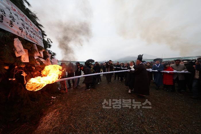 [크기변환]관광정책과)2025 청도군 정월대보름 민속한마당, 2만여 명 관광객 속에 대성황(8).jpg