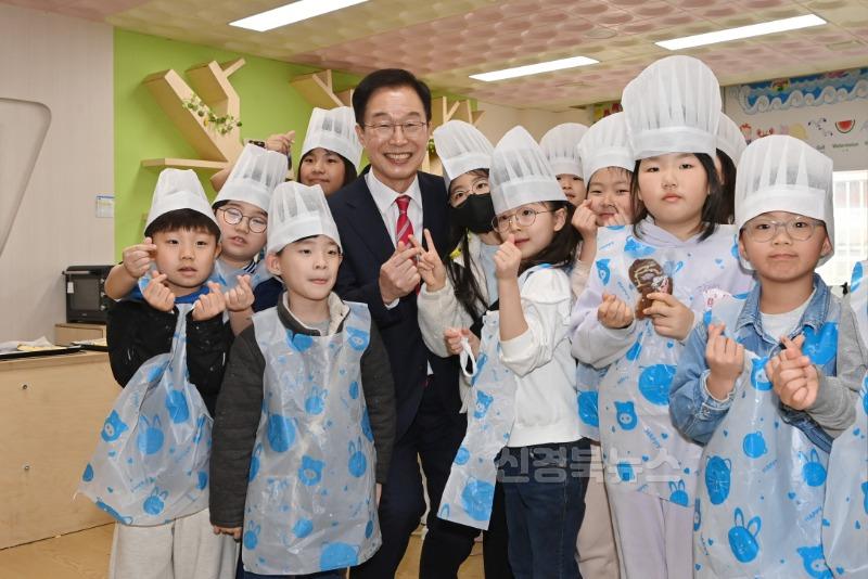 (추가)1.경북교육청, 2025학년도 신학기 준비 점검단 가동(학생 안전과 정신건강, 교육개혁 과제 정착에 총력)(늘봄학교 현장 점검 모습)_03.JPG