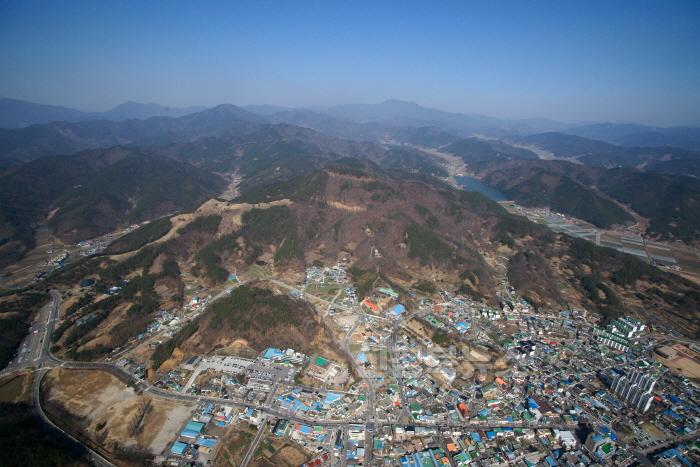 [크기변환]02.18-1 보도자료(고령 대가야 고도 신규지정)고령 주산성 지산동 고분군 시가지(3).JPG