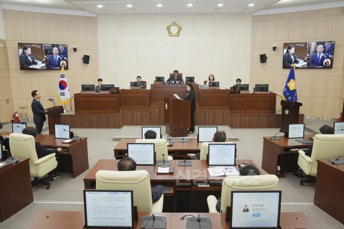 [크기변환]제255회안동시의회(임시회)_김새롬의원_시정질문 (5).jpg