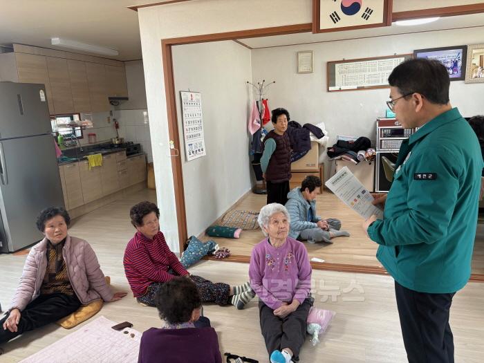 [크기변환](예천군)경로당 대상 폐의약품 수거 및 배출 방법 홍보 (2).jpg